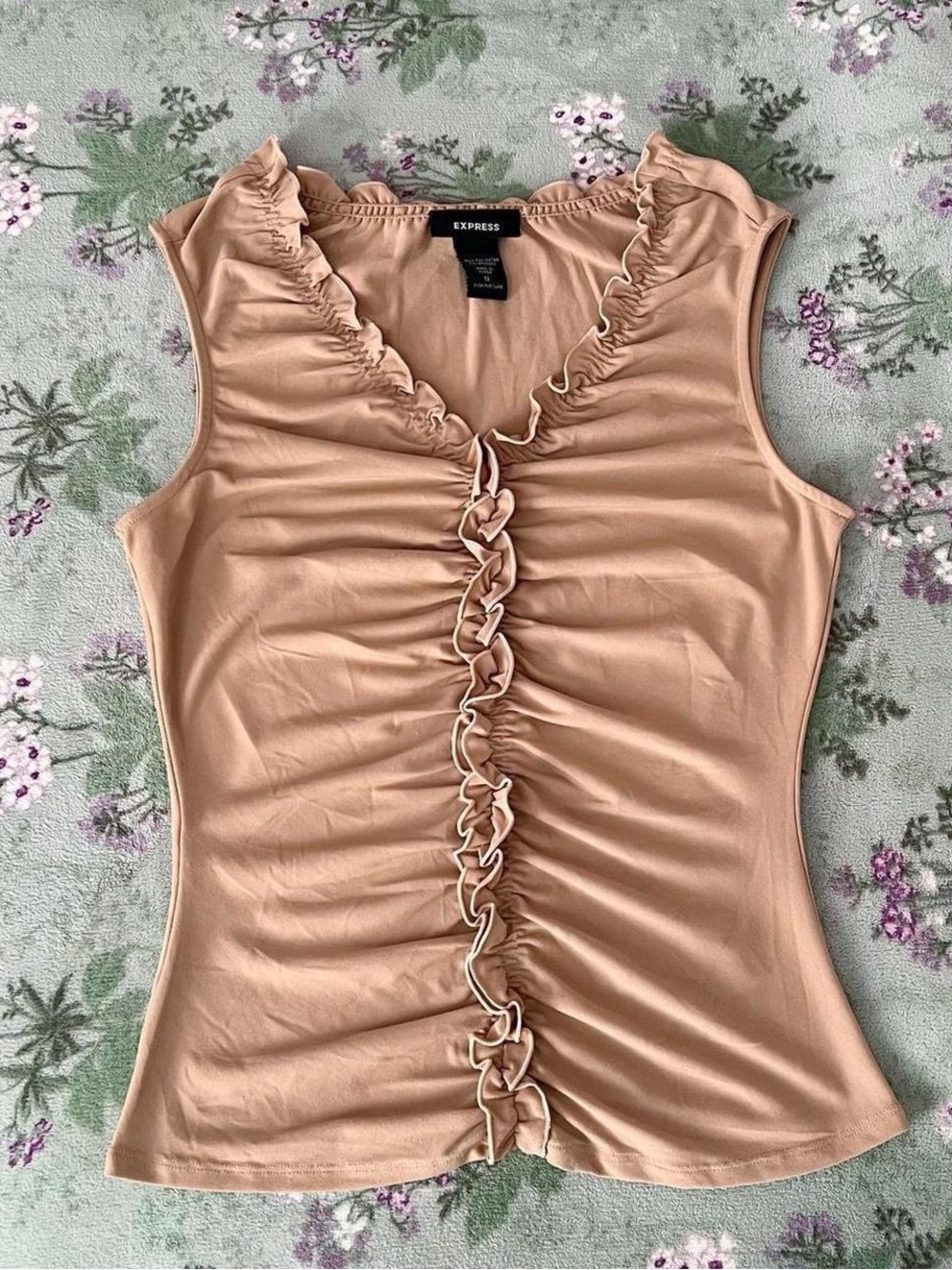 Vintage Express Y2K Nude Ruffle V-Neck Blouse 🤎